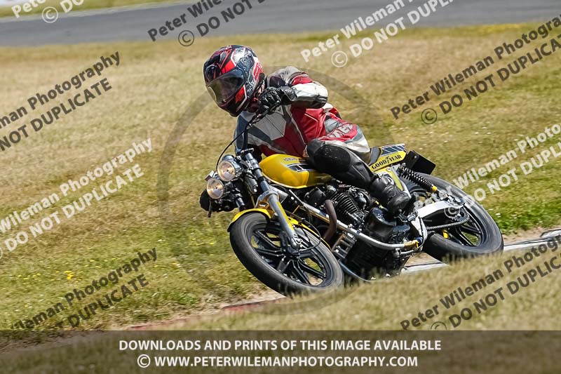 cadwell park;cadwell park photographs;cadwell trackday photographs;enduro digital images;event digital images;eventdigitalimages;peter wileman photography;racing digital images;trackday digital images;trackday photos